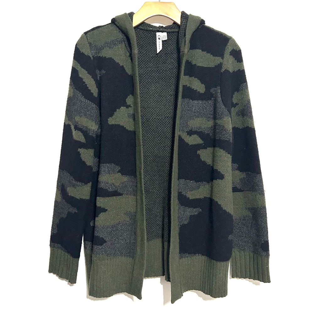 Cable & Gauge camo long cardigan open sweater hoodie black green cozy EUC sz M